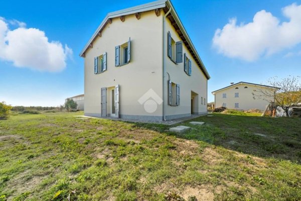 casa indipendente in vendita a Carpi in zona Cortile