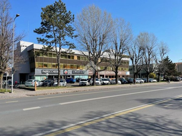 ufficio in vendita a Carpi in zona Centro Storico