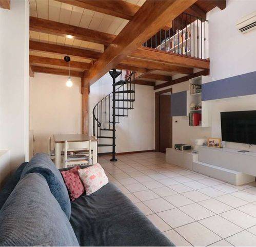 appartamento in vendita a Carpi in zona Centro Storico