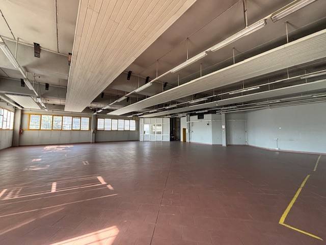 locale commerciale in vendita a Carpi in zona Budrione