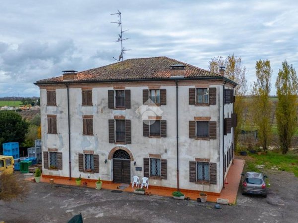 casa indipendente in vendita a Carpi in zona Fossoli