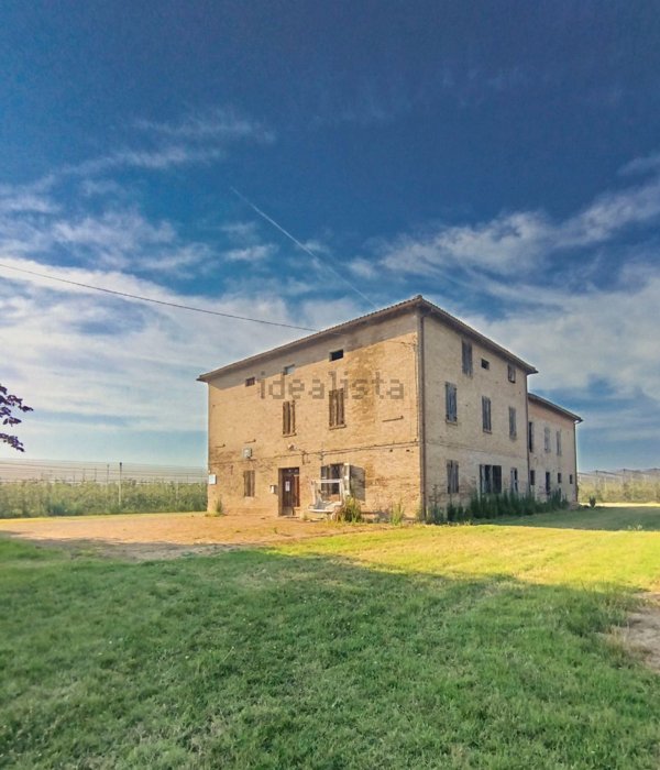 casale in vendita a Carpi in zona Centro Storico