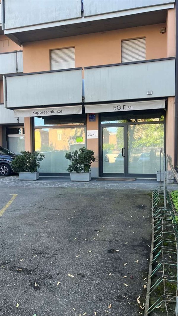 negozio in vendita a Carpi