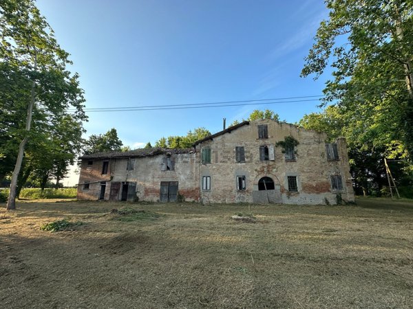 casale in vendita a Carpi