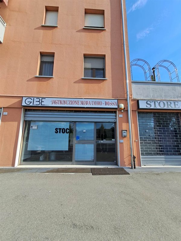 locale commerciale in vendita a Carpi