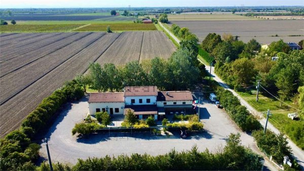 casa indipendente in vendita a Carpi