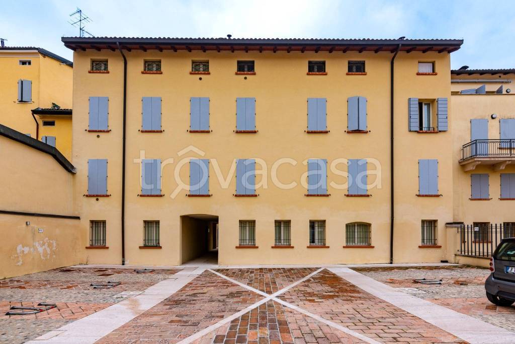appartamento in vendita a Carpi in zona Centro Storico