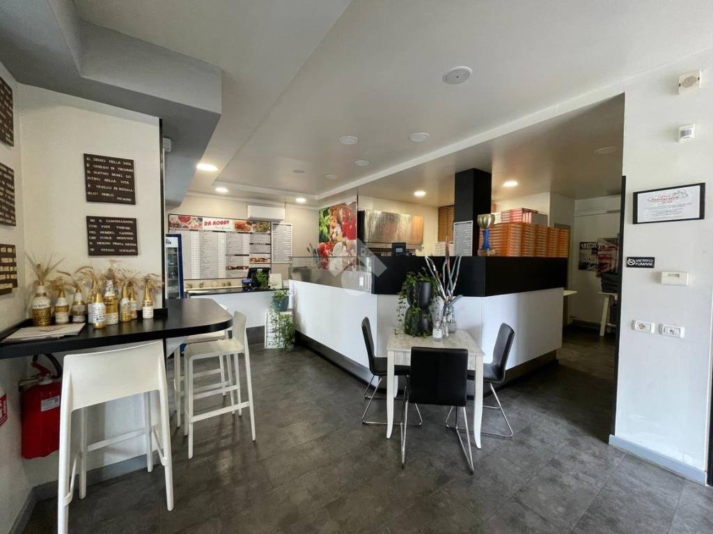 negozio in vendita a Carpi