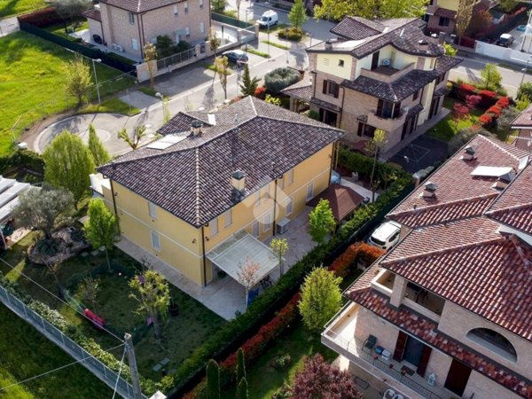 casa indipendente in vendita a Carpi