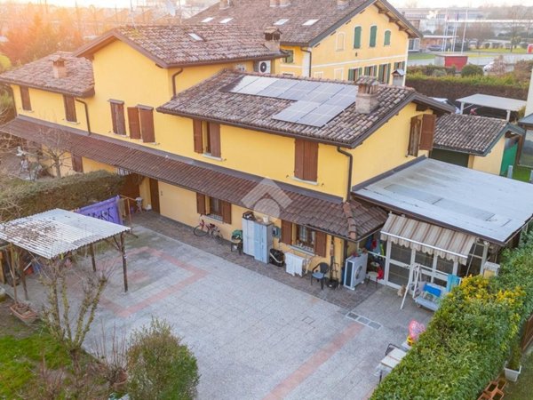casa indipendente in vendita a Carpi