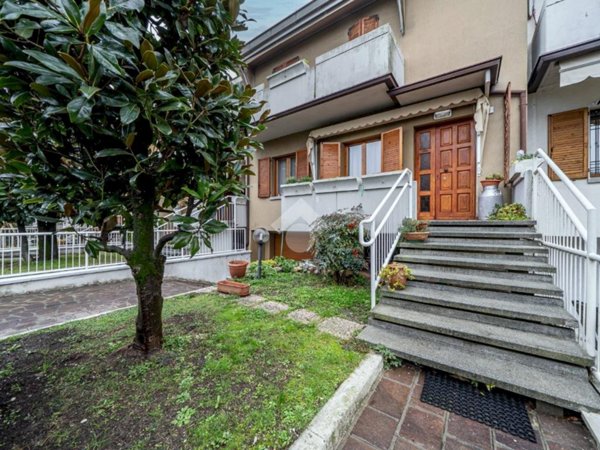 casa indipendente in vendita a Carpi in zona Centro Storico
