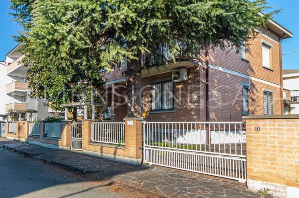 casa indipendente in vendita a Carpi