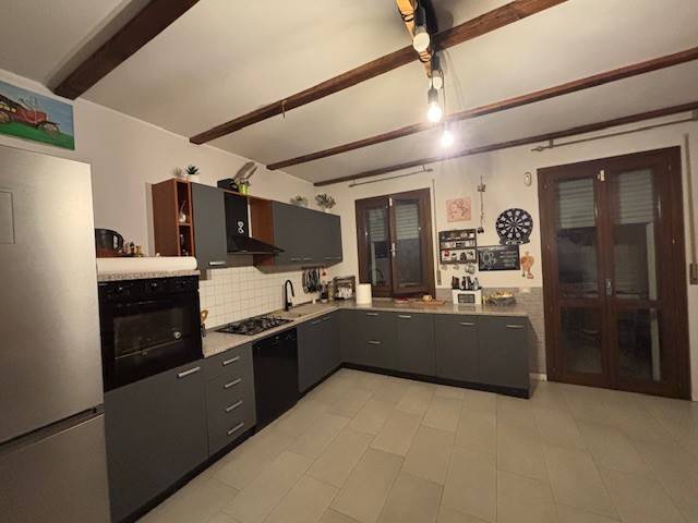 appartamento in vendita a Carpi in zona Gargallo