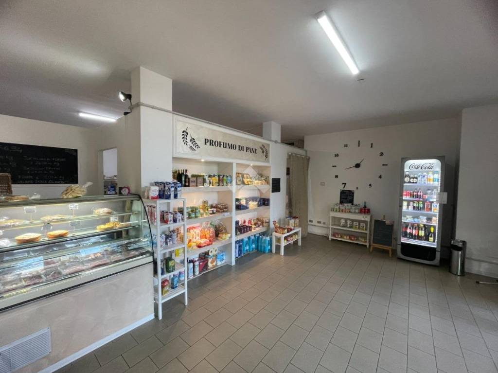 negozio in vendita a Carpi