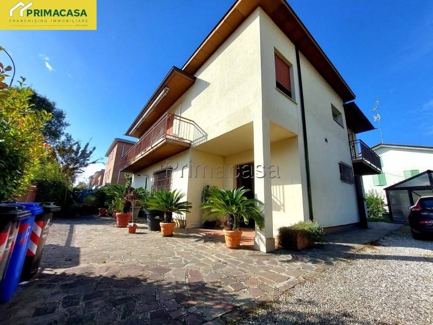 casa indipendente in vendita a Carpi