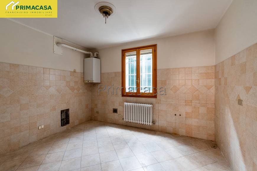 casa indipendente in vendita a Carpi in zona Centro Storico