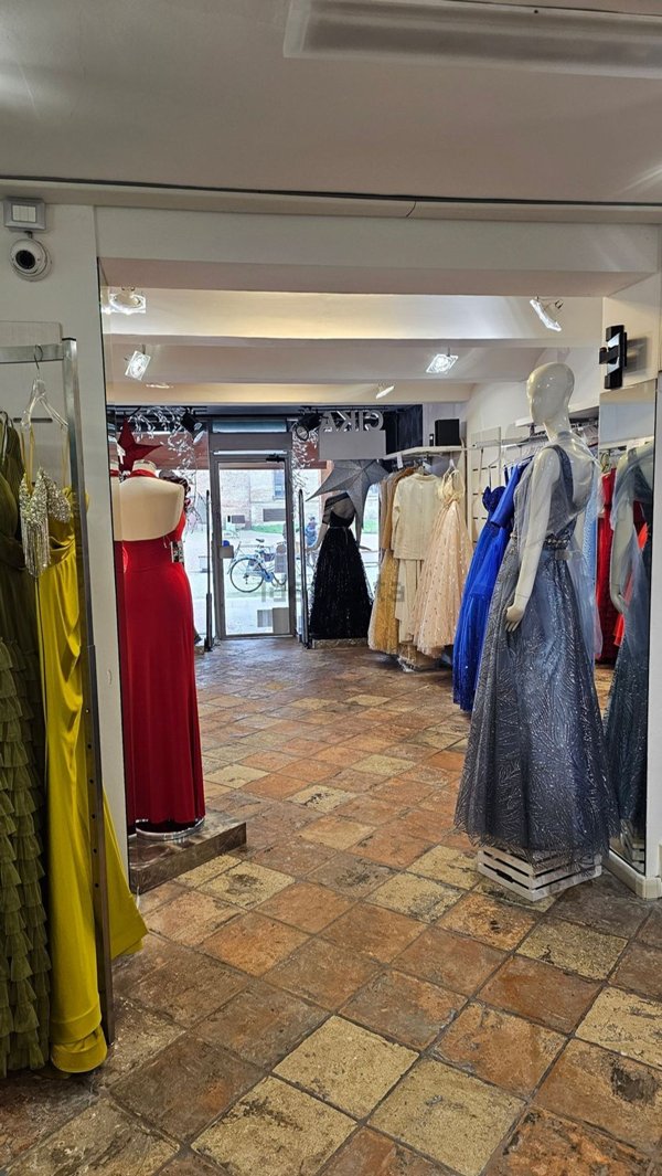 negozio in vendita a Carpi