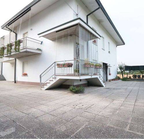 casa indipendente in vendita a Carpi in zona San Marino