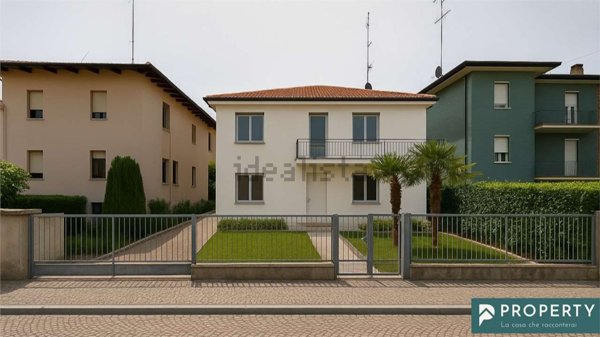 casa indipendente in vendita a Carpi in zona Centro Storico