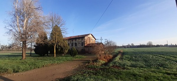 casa indipendente in vendita a Carpi in zona Gargallo