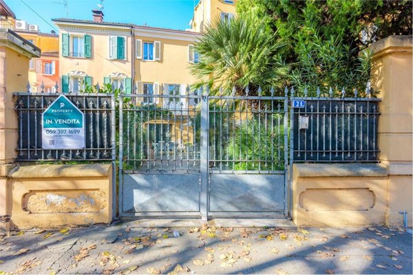 casa indipendente in vendita a Carpi in zona Centro Storico