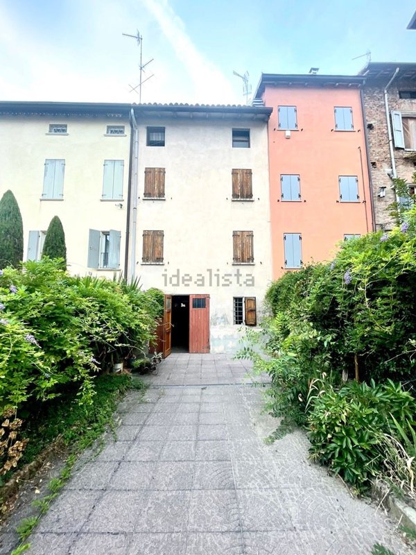 casa indipendente in vendita a Carpi in zona Centro Storico