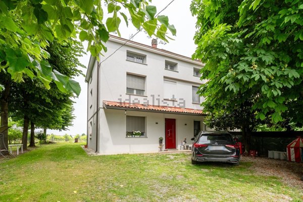 casa indipendente in vendita a Carpi