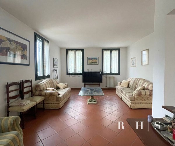 casa indipendente in vendita a Carpi in zona Centro Storico