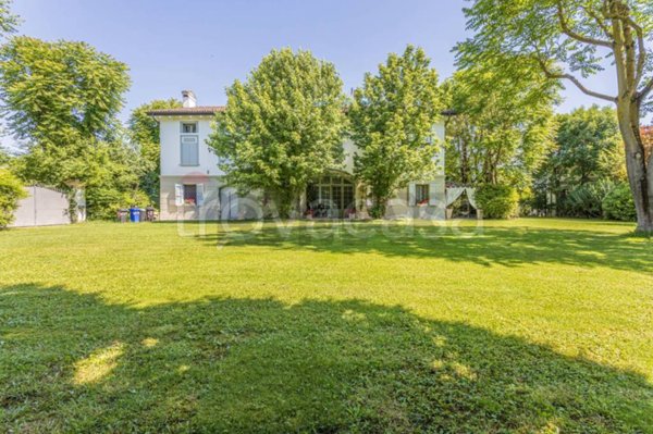 casa indipendente in vendita a Carpi