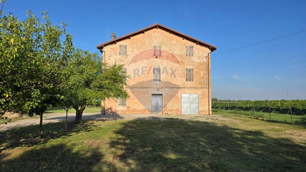 casale in vendita a Carpi