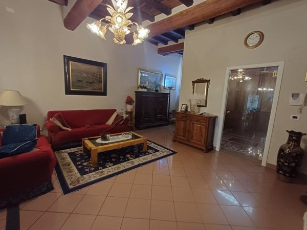 appartamento in vendita a Carpi in zona Centro Storico