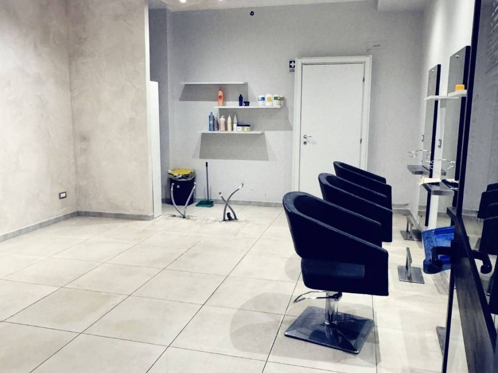 negozio in vendita a Carpi