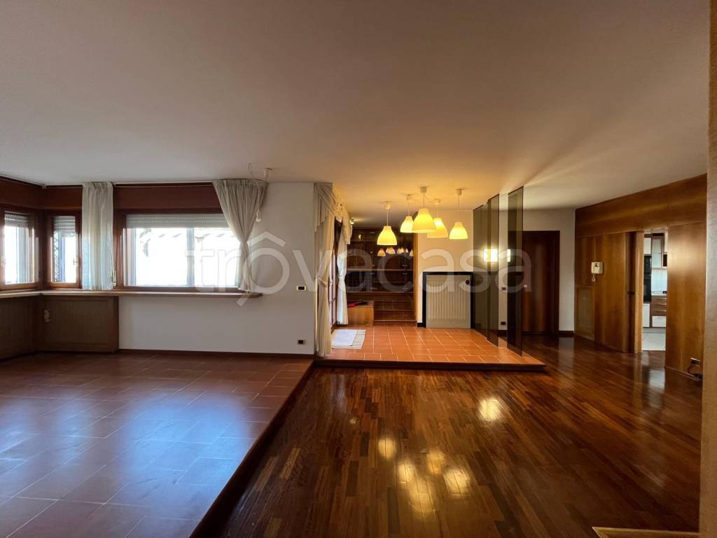 appartamento in vendita a Carpi in zona Centro Storico