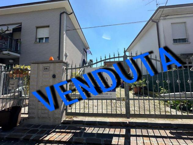 casa indipendente in vendita a Carpi in zona Cortile