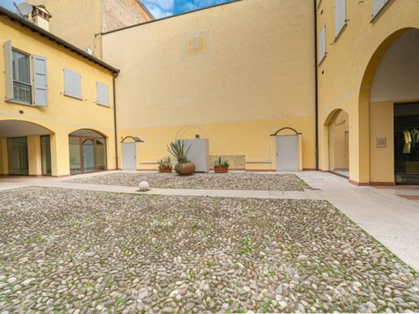 appartamento in vendita a Carpi in zona Centro Storico