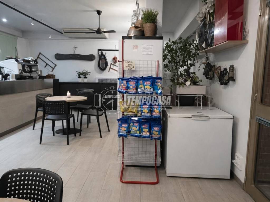 negozio in vendita a Carpi in zona Quartirolo