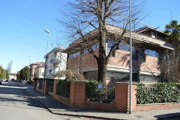 intera palazzina in vendita a Carpi