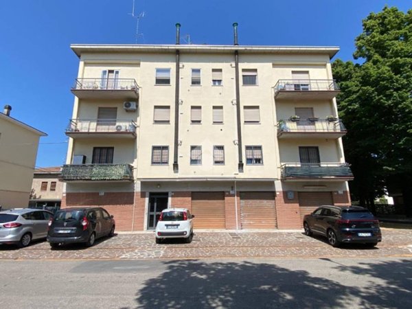 appartamento in vendita a Carpi in zona Centro Storico