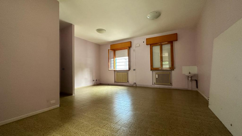 locale di sgombero in vendita a Carpi in zona San Marino