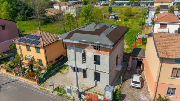 casa indipendente in vendita a Carpi