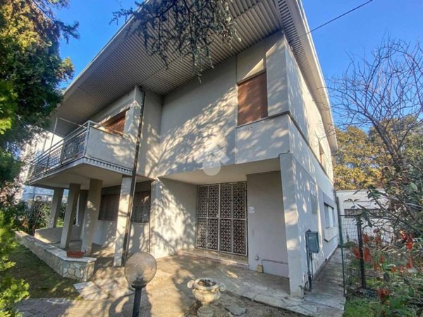 casa indipendente in vendita a Carpi in zona Centro Storico