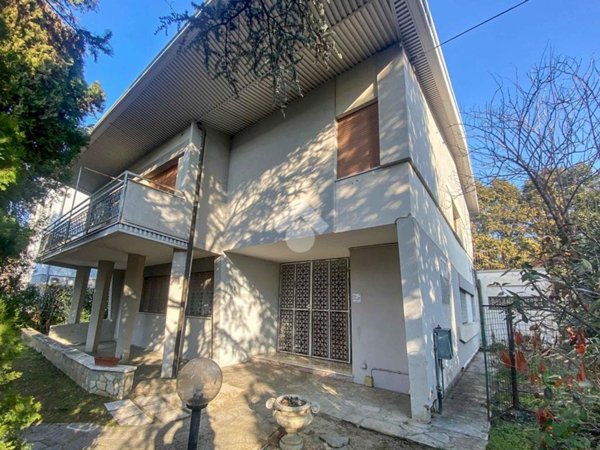 casa indipendente in vendita a Carpi in zona Centro Storico