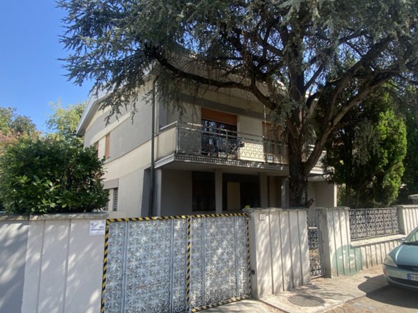 casa indipendente in vendita a Carpi in zona Centro Storico