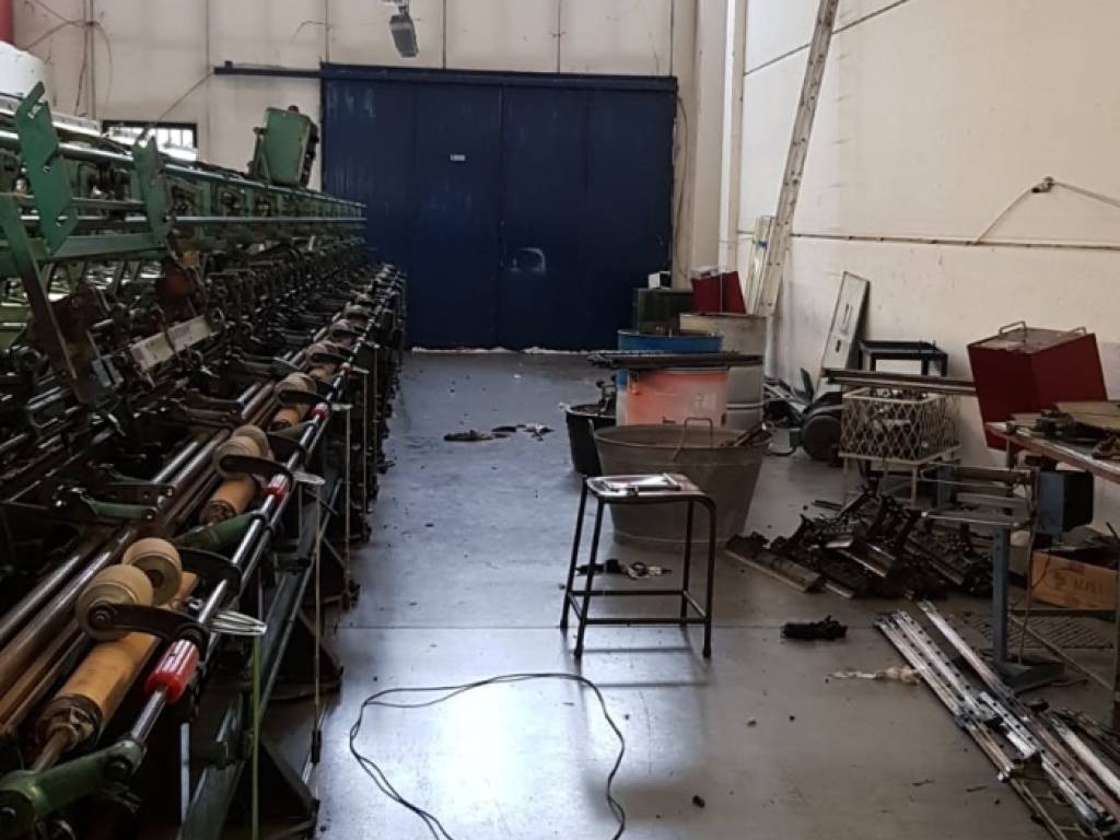 locale commerciale in vendita a Carpi in zona Budrione