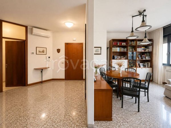 appartamento in vendita a Carpi in zona Centro Storico