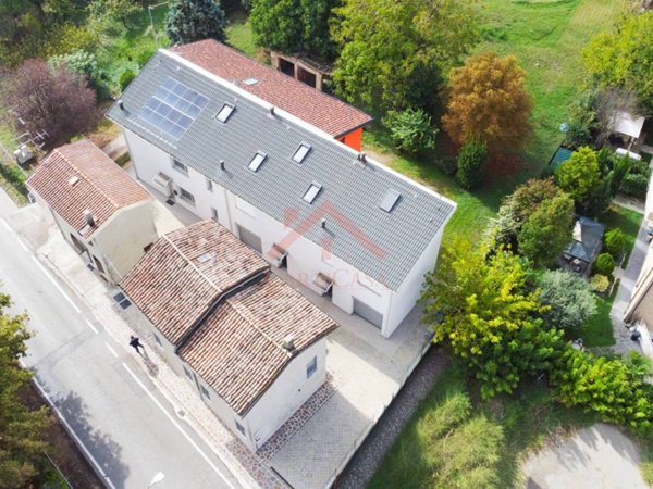 casa indipendente in vendita a Carpi in zona Fossoli