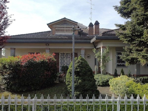 casa indipendente in vendita a Carpi in zona Budrione