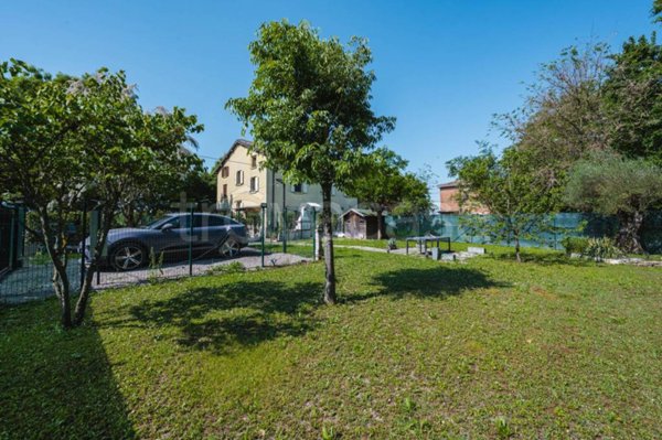 casa indipendente in vendita a Carpi in zona Budrione