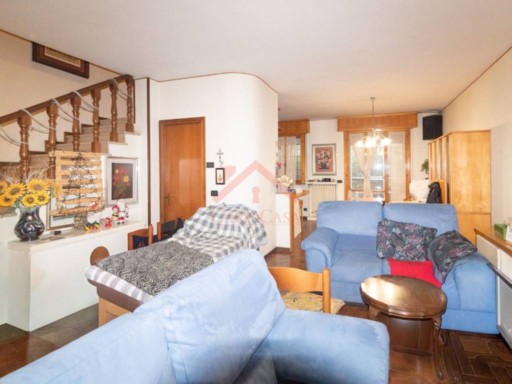 casa indipendente in vendita a Carpi in zona Quartirolo