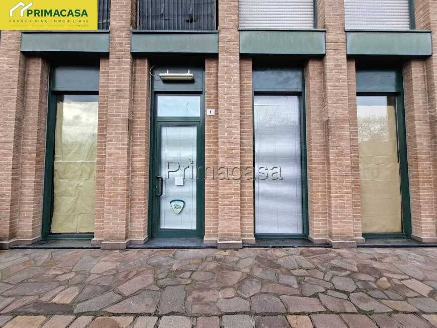 negozio in vendita a Carpi in zona Quartirolo
